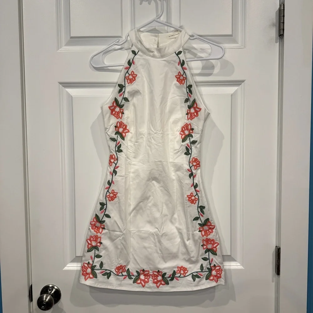 Altar’d State White Embroidered‎ Floral Halter Bodycon Dress Size XS